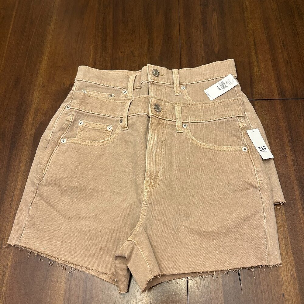 NWT - Bundle of Two (2) Gap Women's High Rise 4” Shorts Khaki Size 2/26P